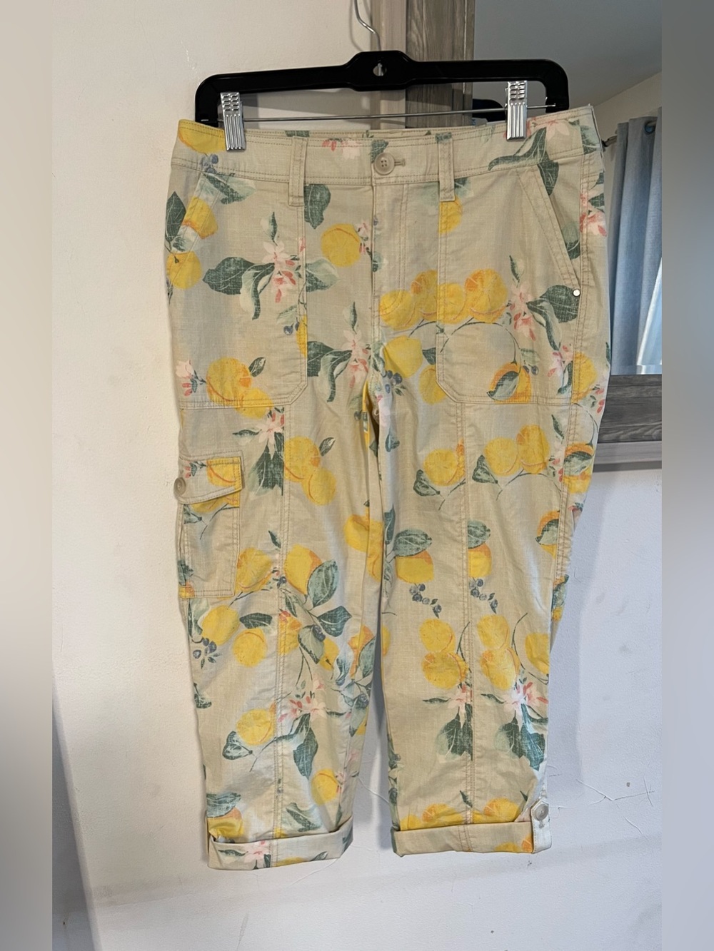 Chico's Lemon Print Capris in Cream and Yellow